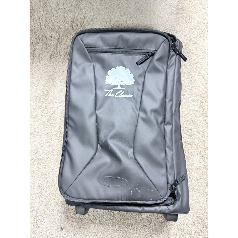 Oakley Endless‎ Adventure Carry-On Luggage FOS901349  Tree Logo The Classic EUC